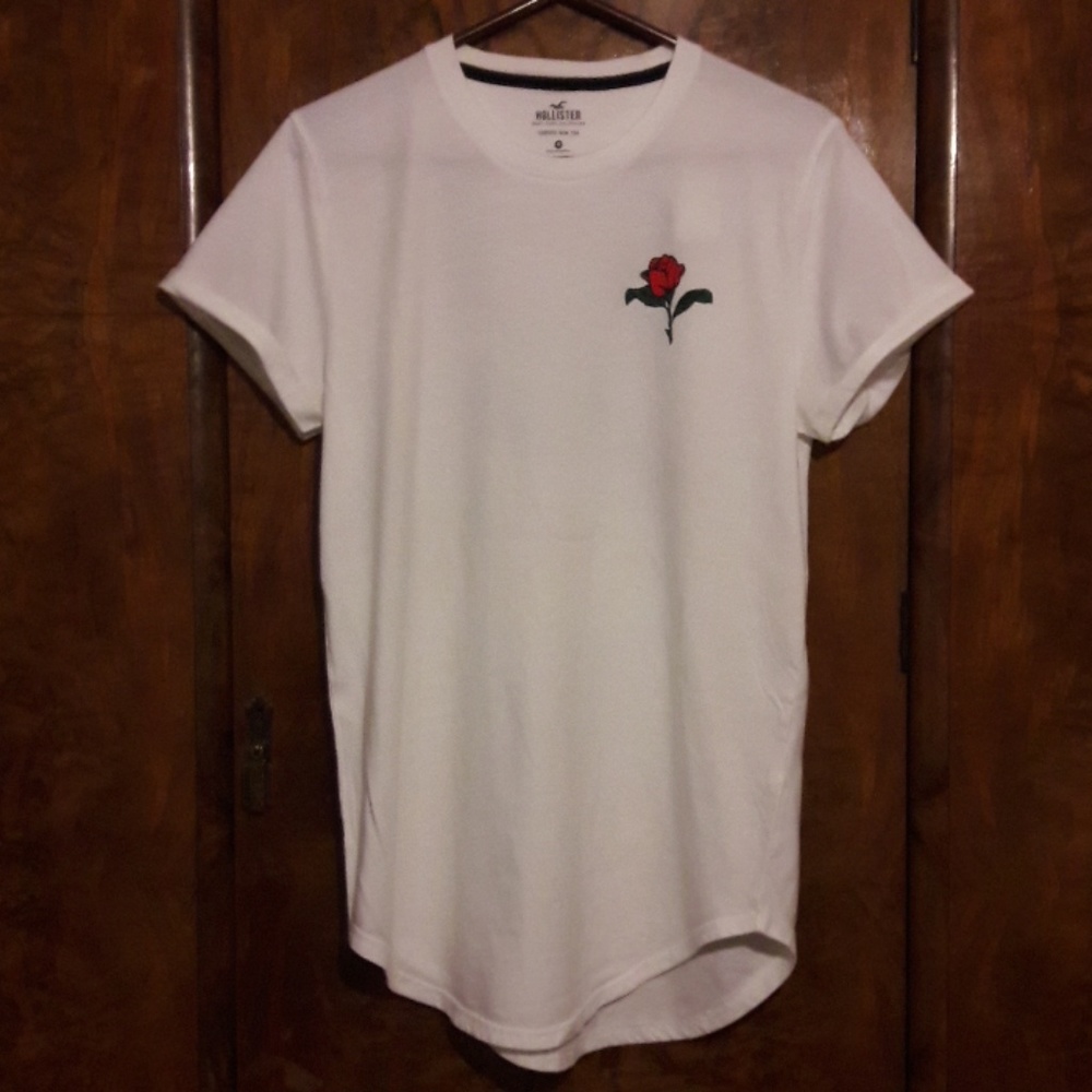 Hollister tee